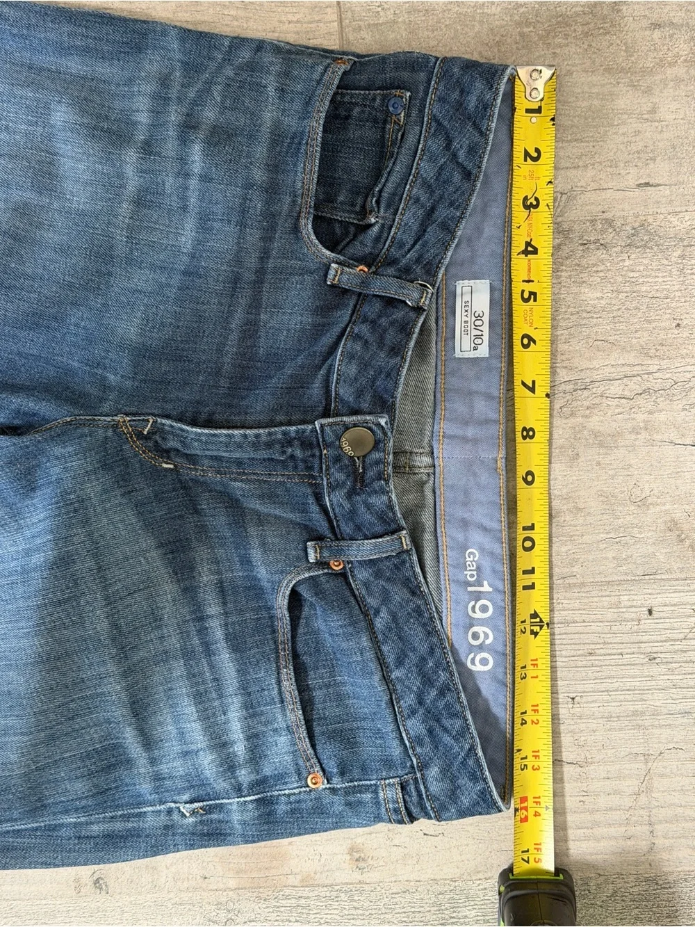 GAP 1969 Sexy Boot 30/10a Medium Tint Cotton Jeans